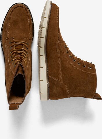 BLEND Lace-Up Boots in Brown