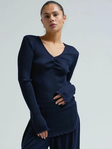 Seamless Basic Shirt 'Bellezza' in Blauw: voorkant