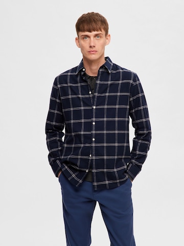 SELECTED HOMME Regular fit Button Up Shirt 'Owen' in Blue: front