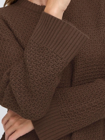 Oxmo Pullover 'Nelly' in Braun