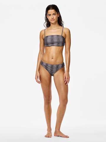 Bandeau Hauts de bikini 'PCBAOMI' PIECES en noir : devant