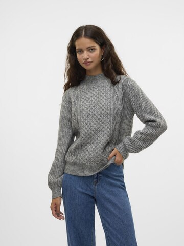 VERO MODA Свитер 'Universe' в Серый: спереди