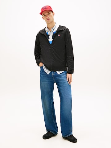 Tommy Jeans - Chaqueta de entretiempo en negro