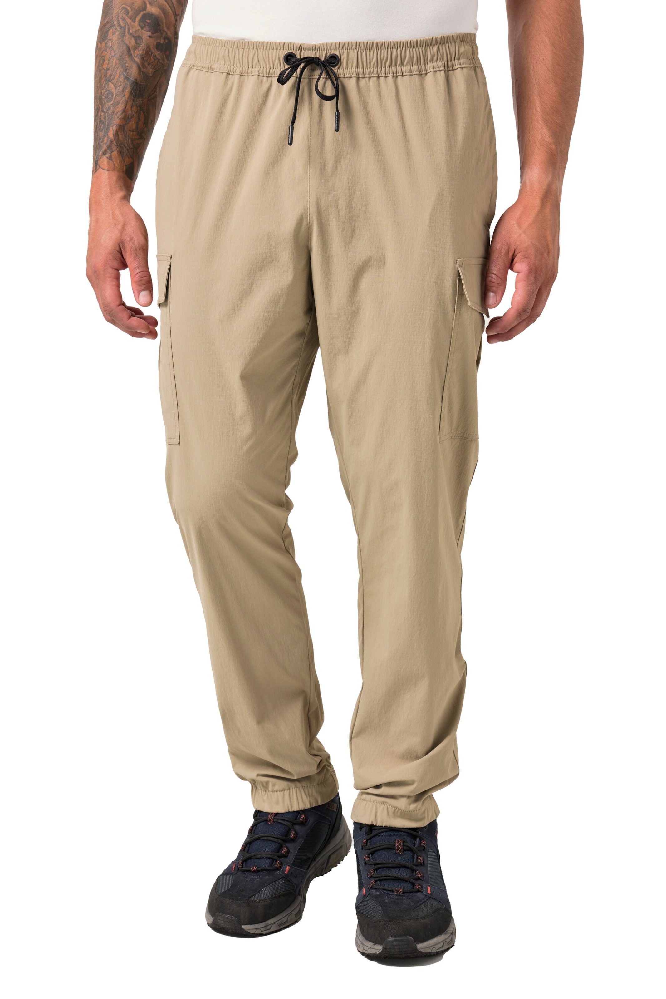 JAY-PI Tapered Cargo Pants in Beige: front