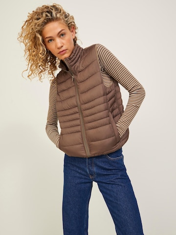 JJXX Vest 'Basi' in Brown: front