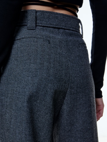 EDITED Široke hlačnice Hlače 'Nilda' | siva barva