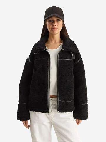 Giacca di mezza stagione di Bianco Lucci in nero: frontale