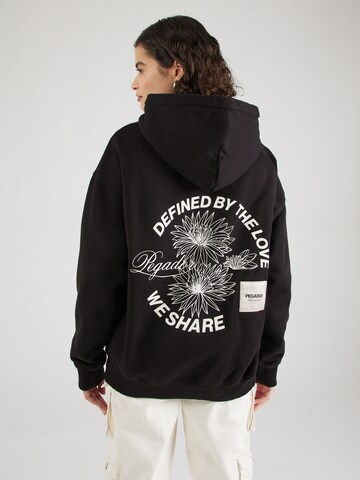 Pegador Sweatshirt 'Serena' in Schwarz: Vorderseite