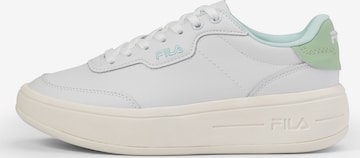 Baskets basses FILA en blanc : devant