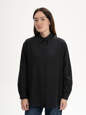 Chemisier 'NAITEE' MELA en noir : devant