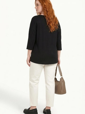Shape Of You Shirt in Schwarz