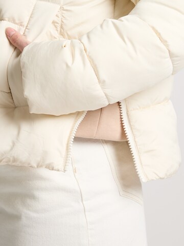 CROSS JEANS Winterjacke '81267' in Weiß