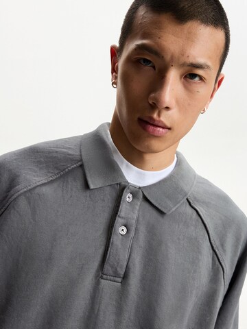 Sweat-shirt Bershka en gris