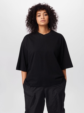 T-shirt Urban Classics en noir : devant