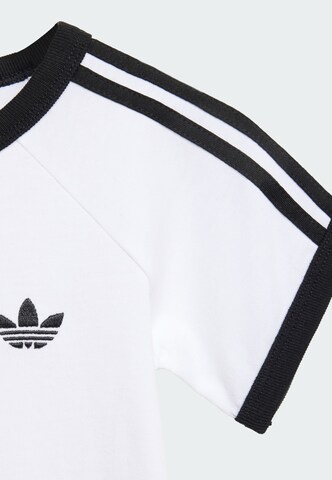 ADIDAS ORIGINALS - Camiseta en blanco