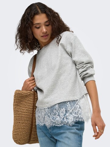 Sweat-shirt 'ONLMIMI' ONLY en gris