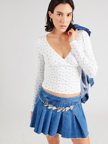 HOLLISTER Μπλουζάκι σε λευκό: μπροστά