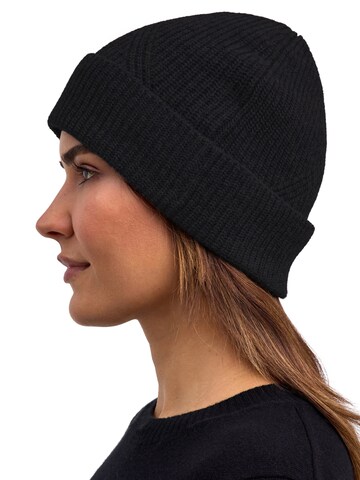 FALKE Beanie in Black: front
