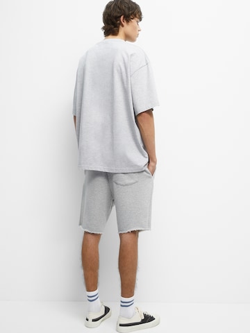 Loosefit Pantalon Pull&Bear en gris