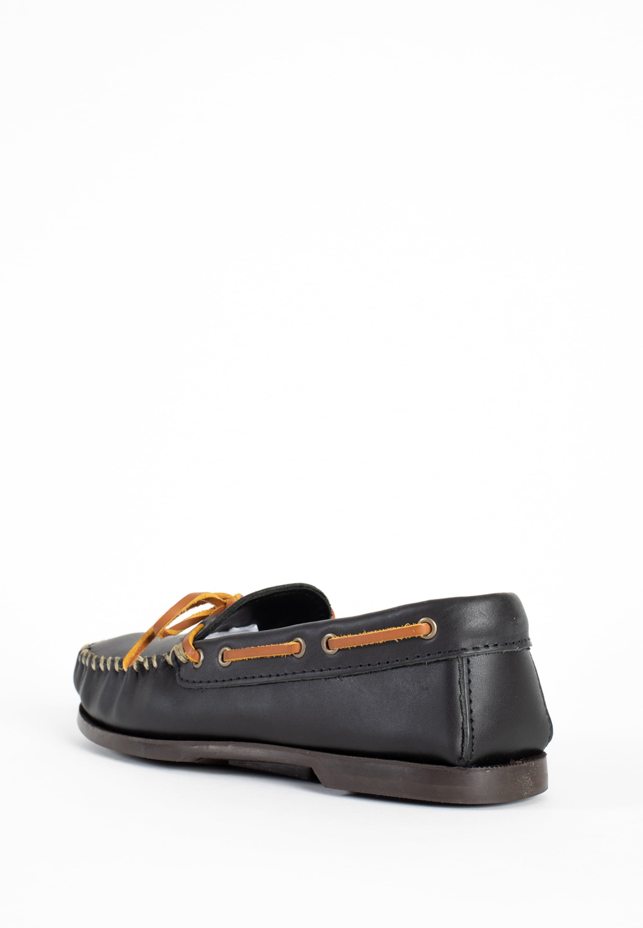 Mocassino 'Camp Moc' di Minnetonka in nero