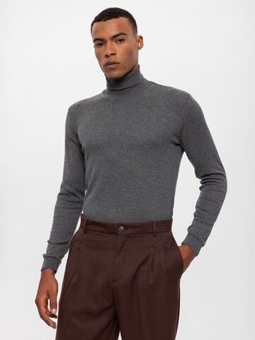 Antioch Sweater in Grey