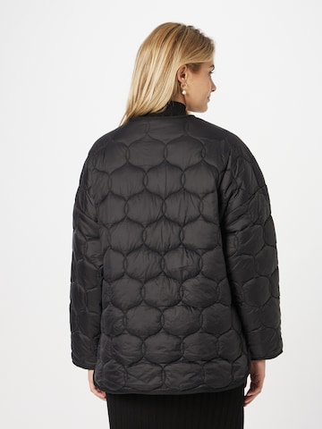 minimum Between-Season Jacket 'PANDANA' in Black