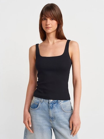 Dilvin - Blusa em preto: frente