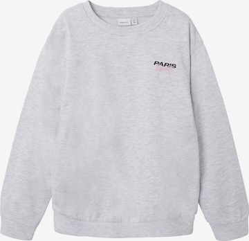 NAME IT - Sudadera en gris: frente