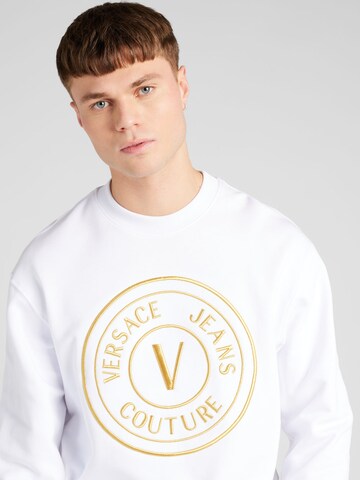 Versace Jeans Couture Sweatshirt '76UP306' in Weiß