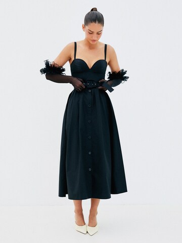 Rochie de la MAKARIĆ pe negru