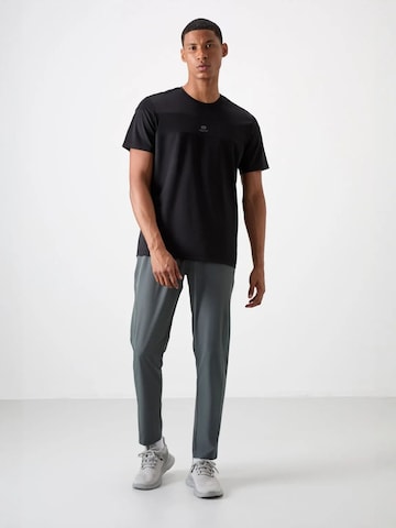 Tommy Life Performance Shirt in Black