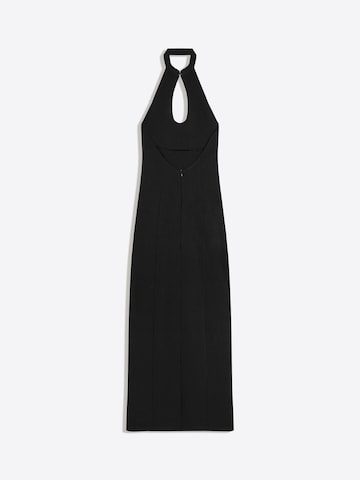 Rochie de la Bershka pe negru
