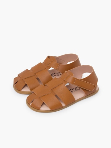 Calzatura aperta di Pisamonas in marrone