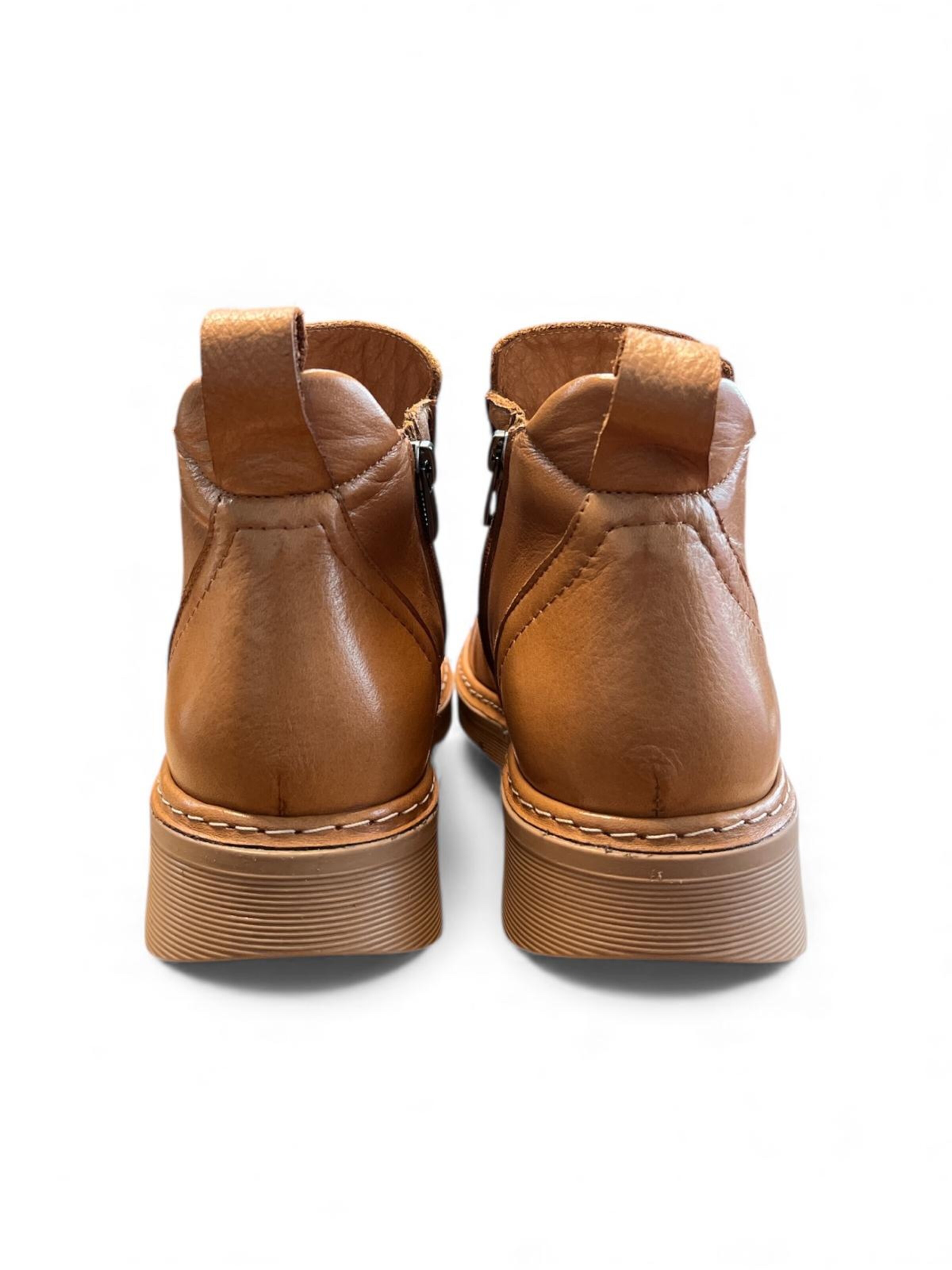 Begoria Boots in Beige