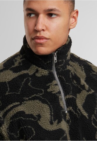 Urban Classics Sweater in Green