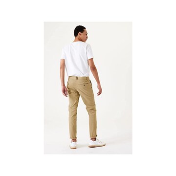 GARCIA Tapered Chinobyxa i brun