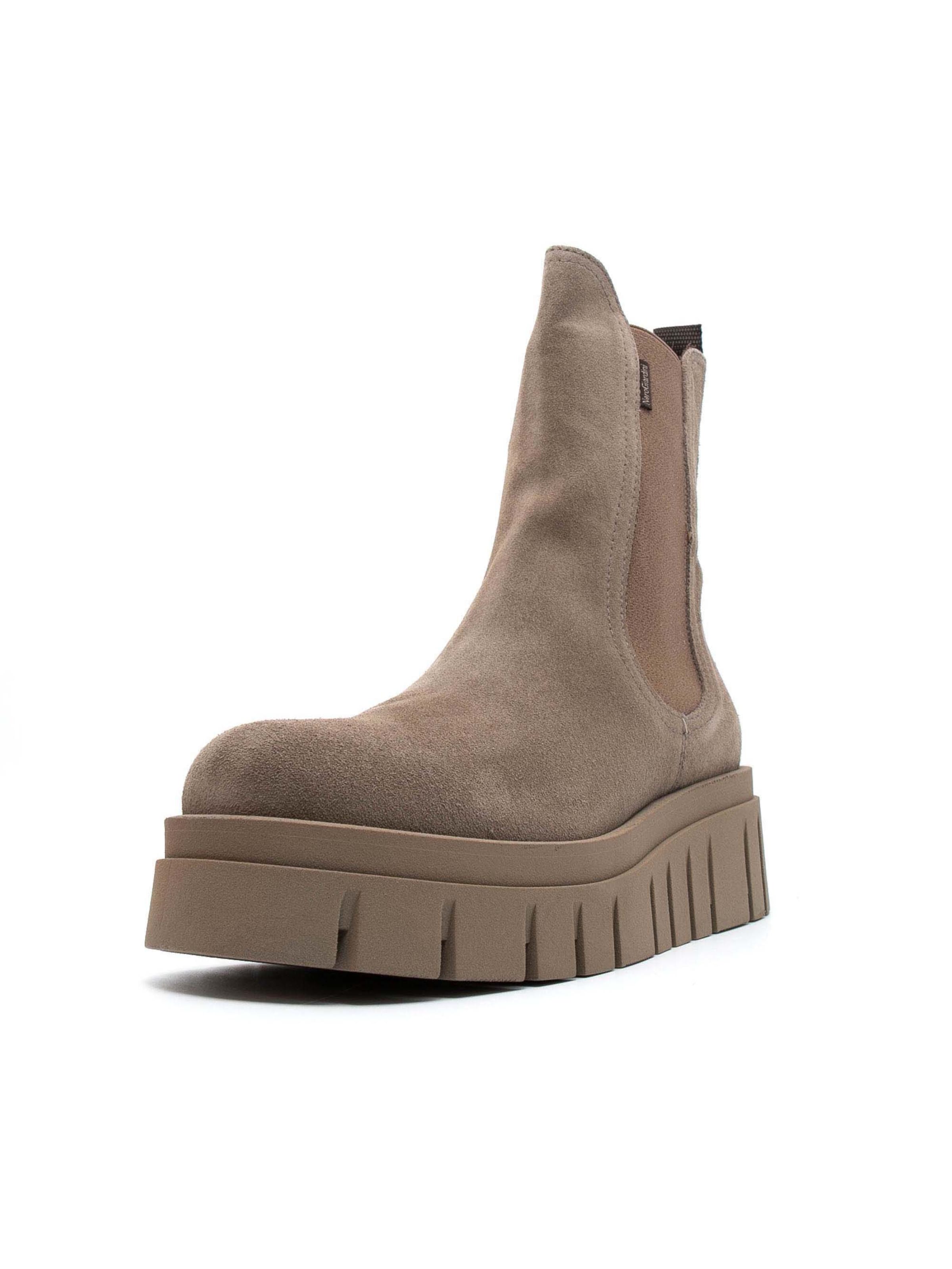 Boots chelsea di Nero Giardini in beige: frontale