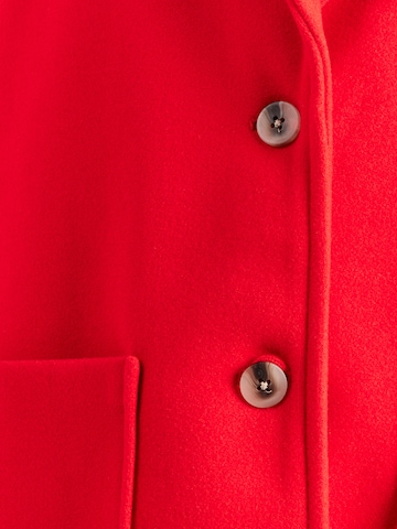 Manteau mi-saison 'PCJILI' PIECES Curve en rouge