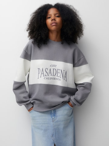 Pull&Bear Sweatshirt i grå: framsida