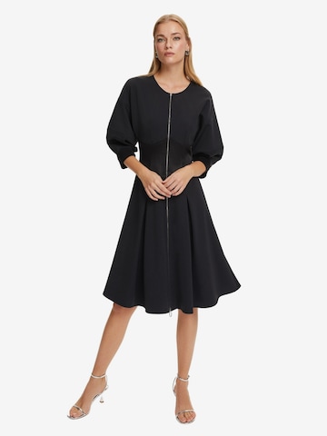 NOCTURNE Φόρεμα σε μαύρο: μπροστά