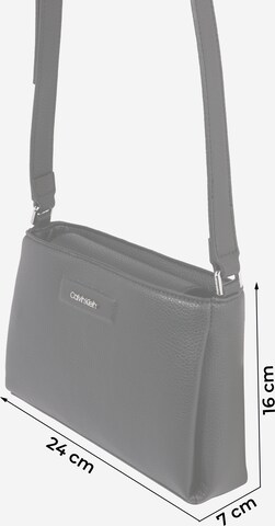 Calvin Klein Tasche in Schwarz