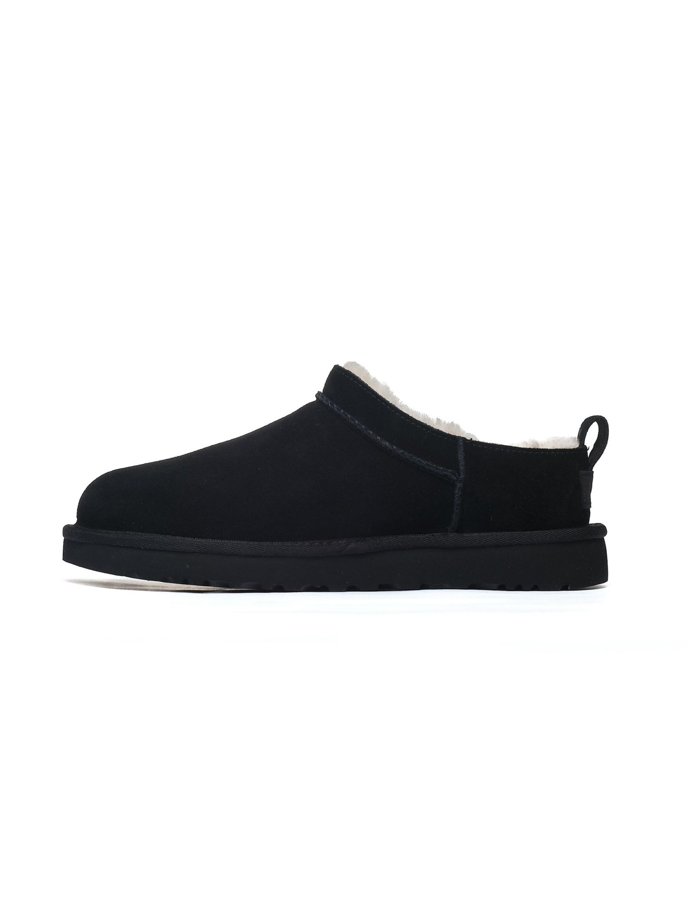 UGG Bakancsok 'Classic Micro' - fekete: elől