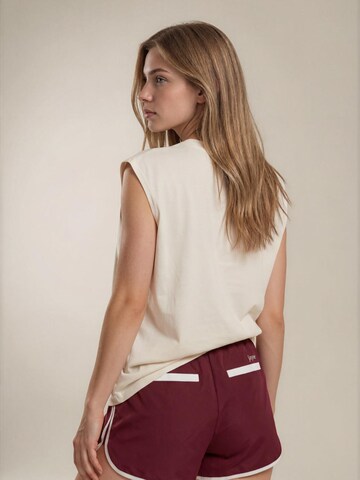 Haut Jayne en blanc