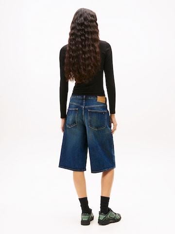 T-shirt 'Essential' Tommy Jeans en noir