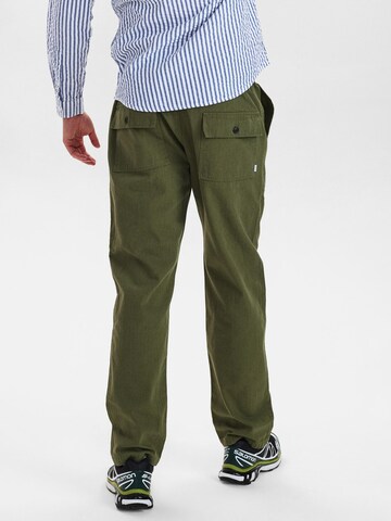 Dxnmxrk Regular Hose 'DXEli' in Grün