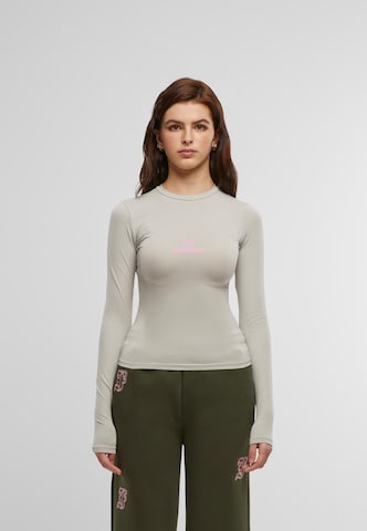 T-shirt Felicious en gris : devant