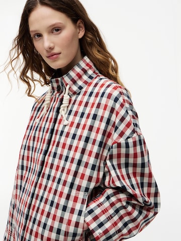 TOMMY HILFIGER Φθινοπωρινό και ανοιξιάτικο μπουφάν 'CHECK' σε κόκκινο