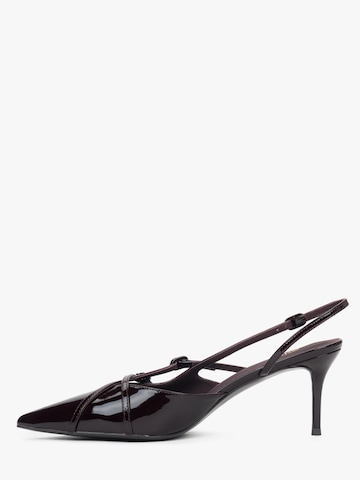 Décolleté sling '2408-9' di Estro in rosso: frontale