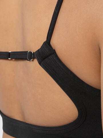 Smilodox Sports top ' Nesa ' in Black