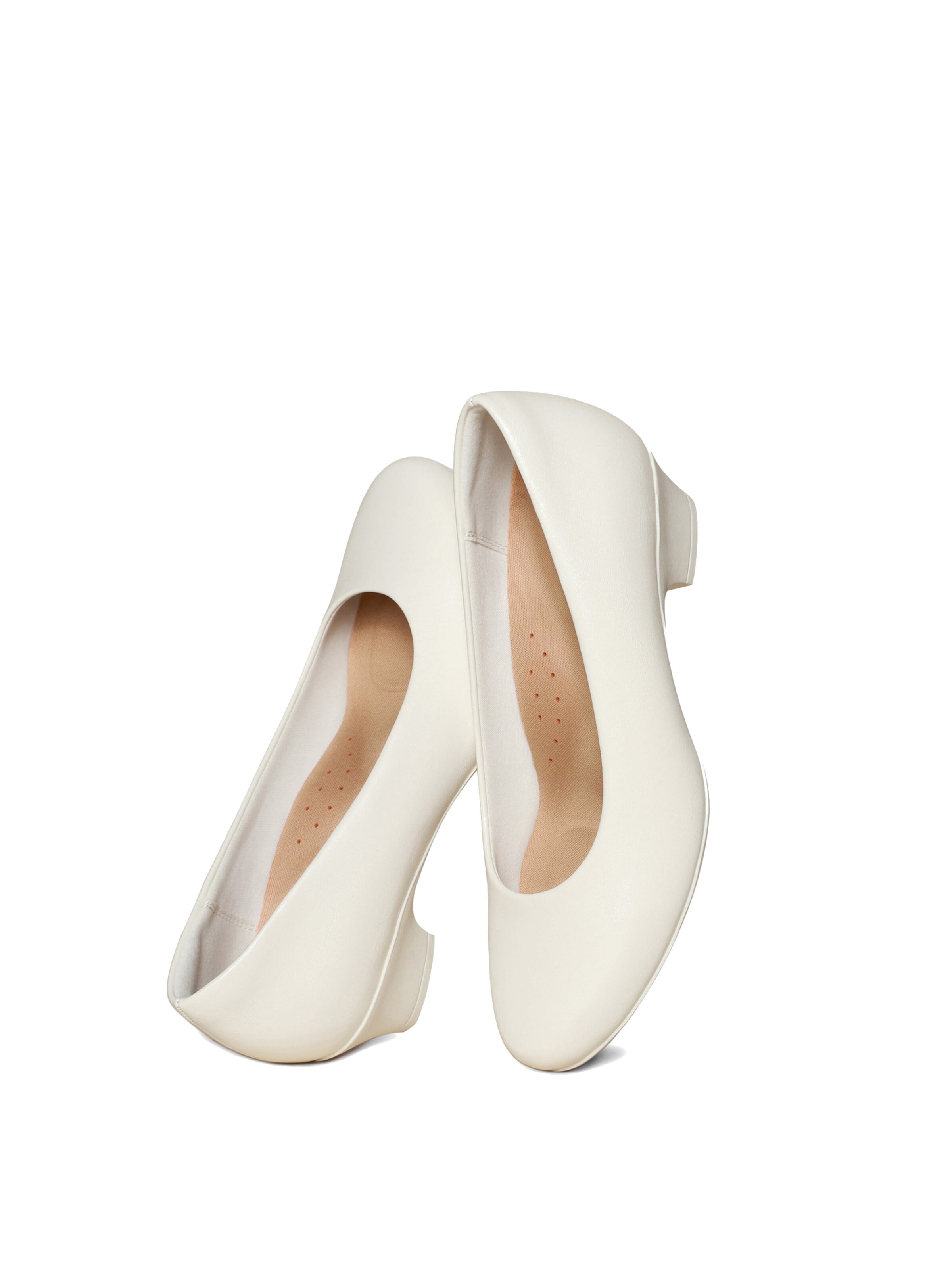 Dream Pairs Pumps in White
